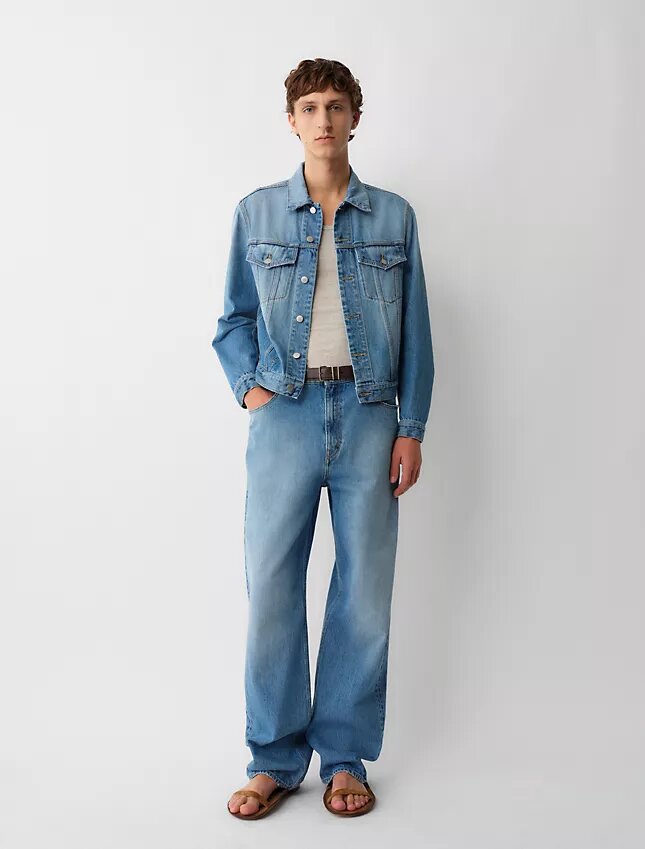05 Low-Rise-Jeans mit weitem Bein 05 Low-Rise-Jeans mit weitem Bein