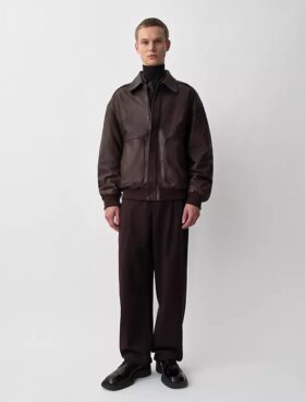 Aschefarbener Rollkragenpullover