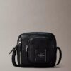 Auffällige Crossbody-Tasche in Pebble-Optik Auffällige Crossbody-Tasche in Pebble-Optik