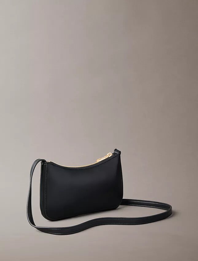Auffällige Mini-Tasche mit Monogram Auffällige Mini-Tasche mit Monogram