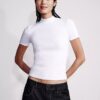 Ausgeschnittenes, schmal geschnittenes T-Shirt mit Rundhalsausschnitt