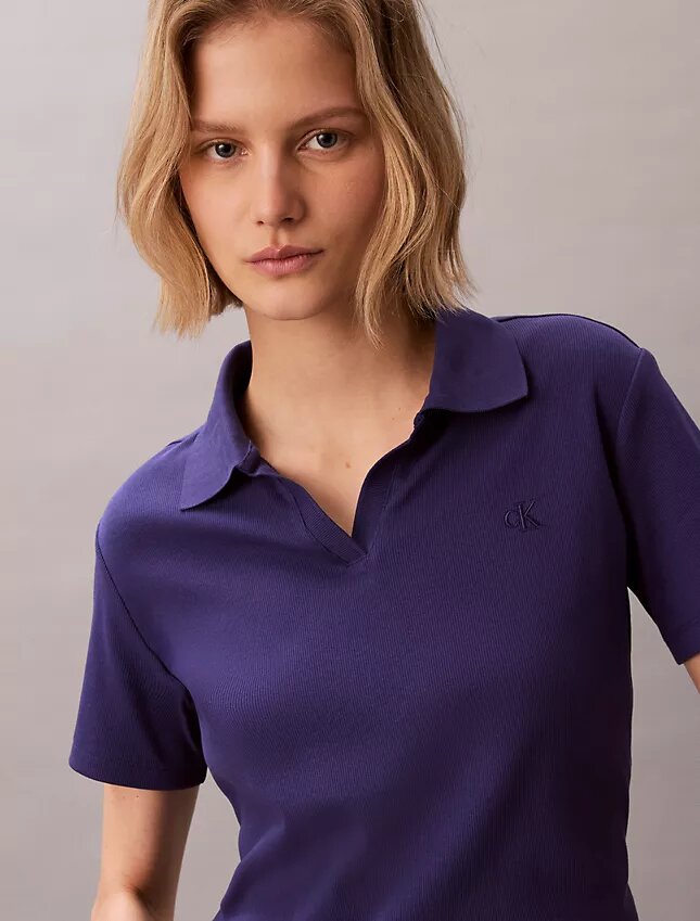 Baumwoll-Polo-Shirt mit konturierten Rippbündchen Baumwoll-Polo-Shirt mit konturierten Rippbündchen