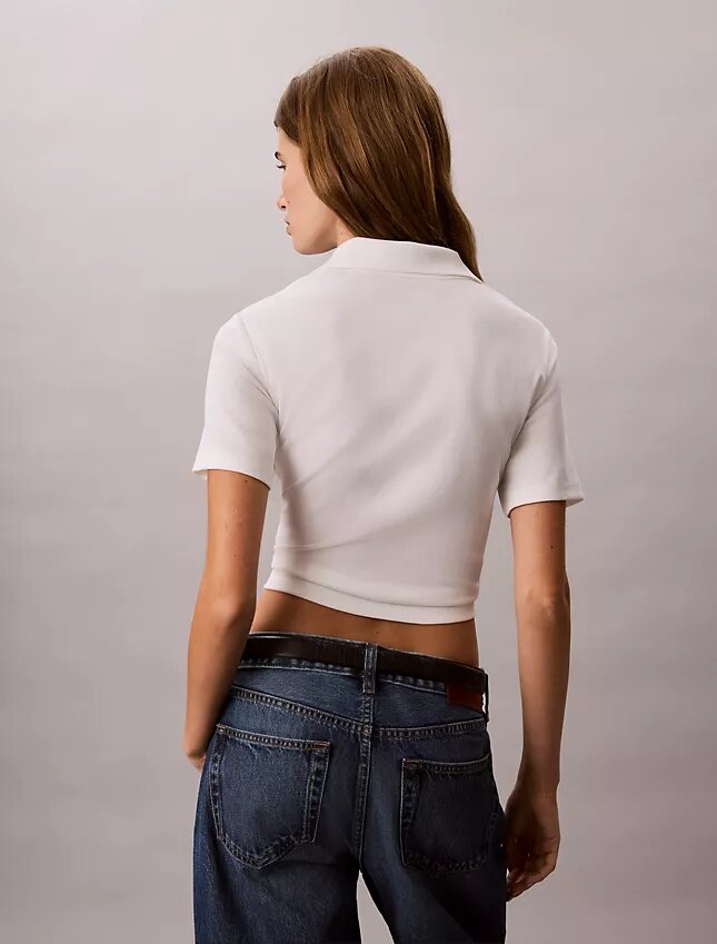 Baumwoll-Polo-Shirt mit konturierten Rippbündchen Baumwoll-Polo-Shirt mit konturierten Rippbündchen