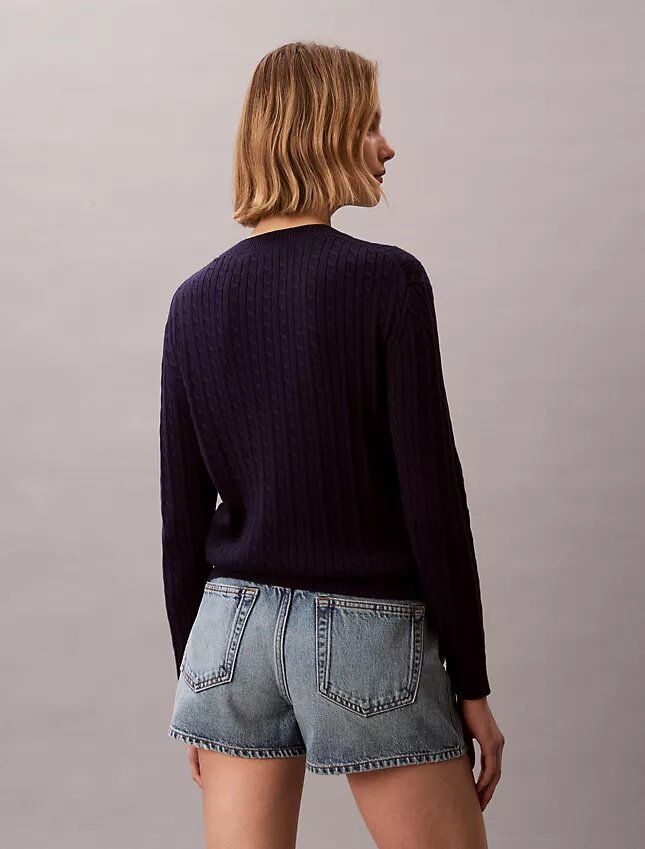 Baumwollpullover mit Zopfmuster Baumwollpullover mit Zopfmuster