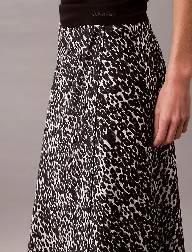 Bedruckter Midi-Rock aus Satin Bedruckter Midi-Rock aus Satin