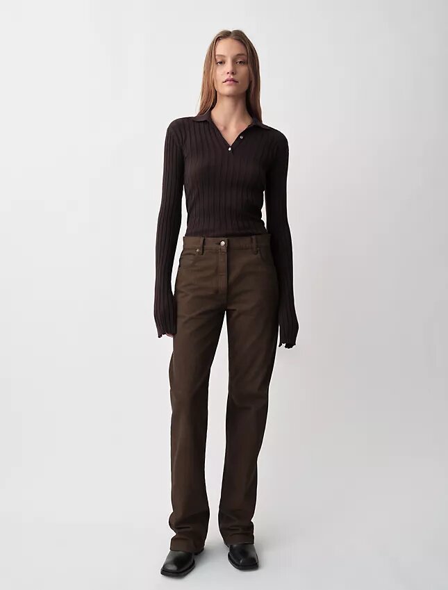 Bernsteinfarbener gerippter Polo-Pullover Bernsteinfarbener gerippter Polo-Pullover