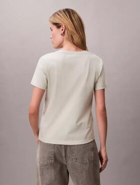 Besticktes Ck-Wappen-T-Shirt mit V-Ausschnitt