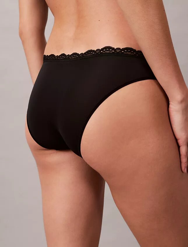 Bikini aus Stretch-Microfiber mit Spitze Bikini aus Stretch-Microfiber mit Spitze