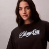 Boxy-T-Shirt mit erhabener Logo-Grafik