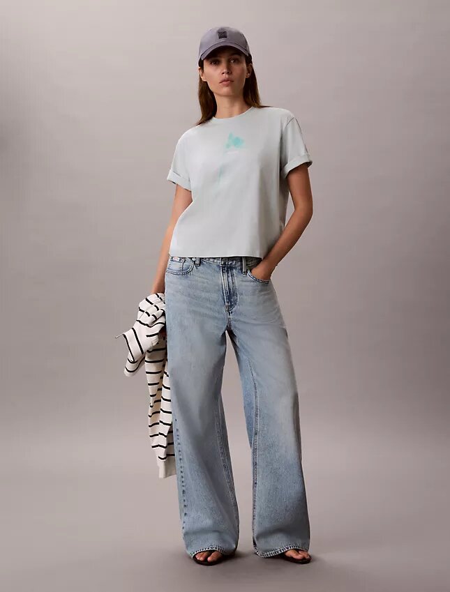 Boxy-T-Shirt mit floralem Logo-Print Boxy-T-Shirt mit floralem Logo-Print