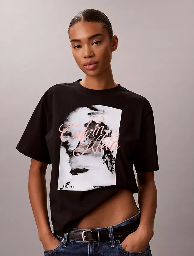 Boxy-T-Shirt mit verwaschenem Schriftzug-Logo Boxy-T-Shirt mit verwaschenem Schriftzug-Logo