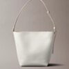Bucket Bag mit durchgehendem Emblem-Logo und Beutel