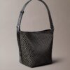 Bucket Bag mit durchgehendem Emblem-Logo und Beutel
