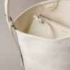 Bucket Bag mit durchgehendem Emblem-Logo und Beutel