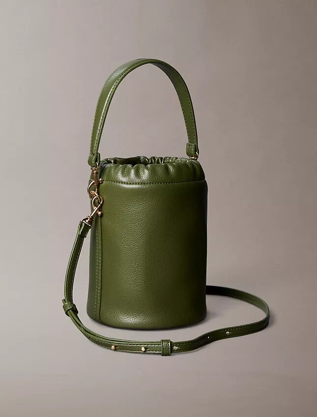 Bucket Bag mit Kieselstruktur Bucket Bag mit Kieselstruktur