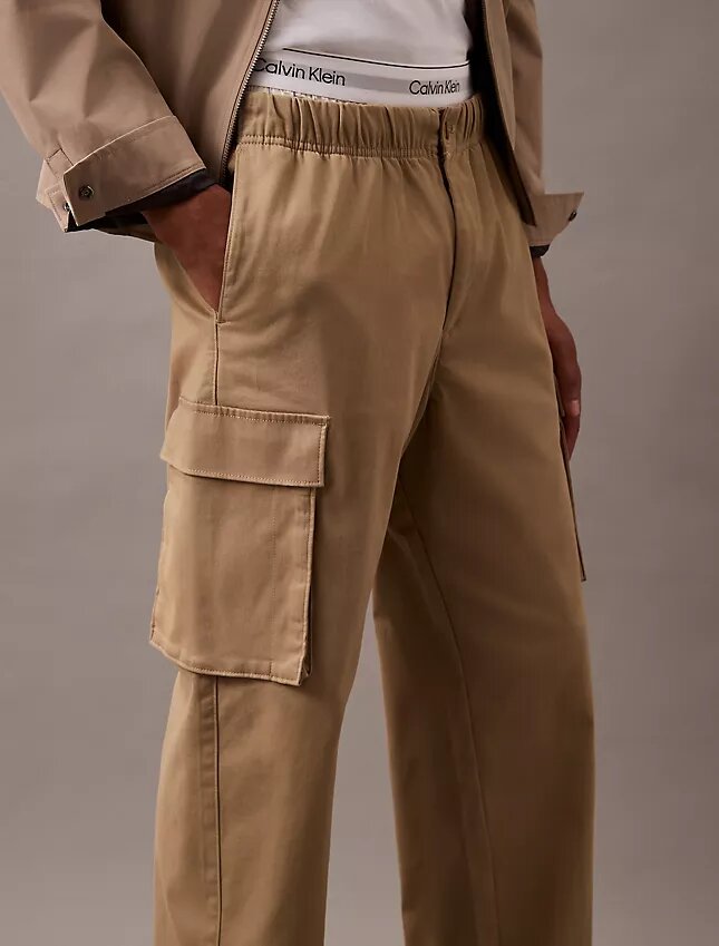 Cargohose aus Cotton Stretch mit gerader Passform Cargohose aus Cotton Stretch mit gerader Passform