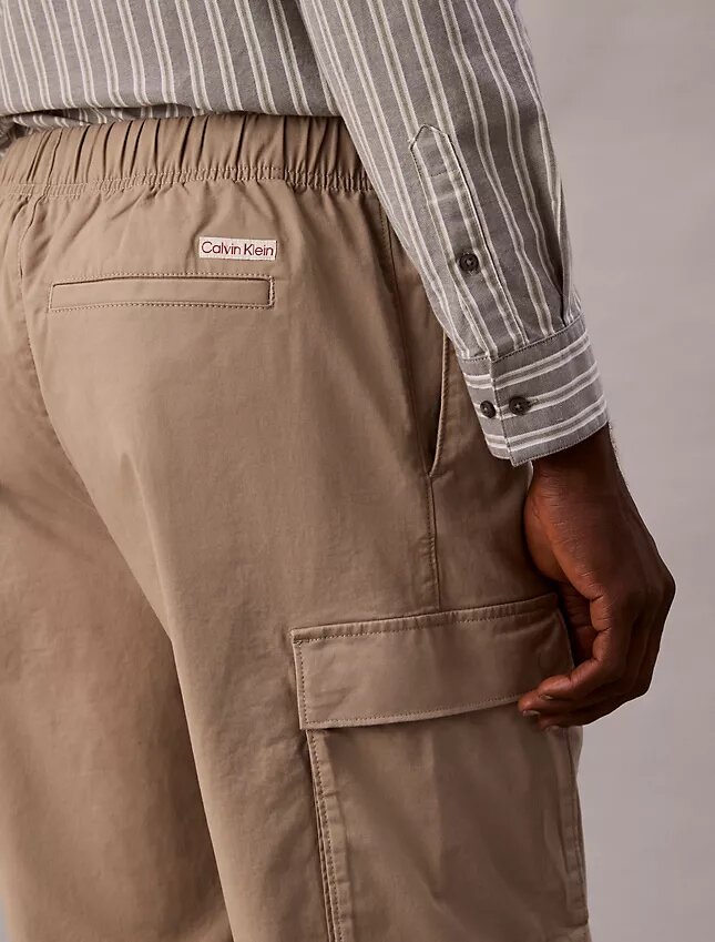 Cargohose aus Cotton Stretch mit gerader Passform Cargohose aus Cotton Stretch mit gerader Passform