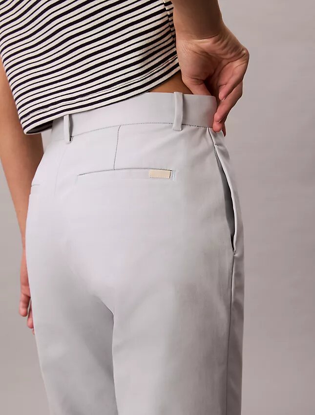 Chino-Hose aus Cotton Stretch mit geradem Schnitt Chino-Hose aus Cotton Stretch mit geradem Schnitt
