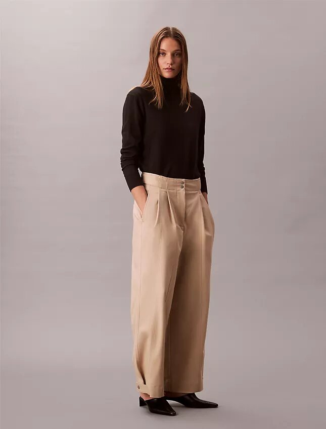 Chino-Hose mit verstellbarem weitem Bein Chino-Hose mit verstellbarem weitem Bein