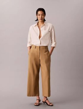 Chino-Hose mit weitem Bein und verkürztem Schnitt