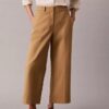 Chino-Hose mit weitem Bein und verkürztem Schnitt