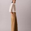 Chino-Hose mit weitem Bein und verkürztem Schnitt