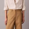 Chino-Hose mit weitem Bein und verkürztem Schnitt