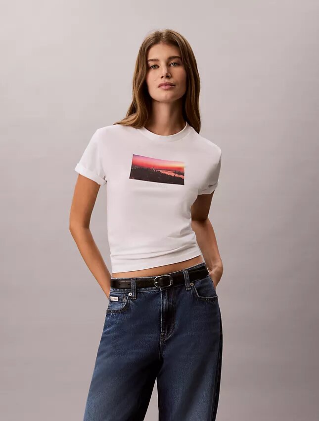 City Sunset Logo-Grafik Klassisches T-Shirt City Sunset Logo-Grafik Klassisches T-Shirt