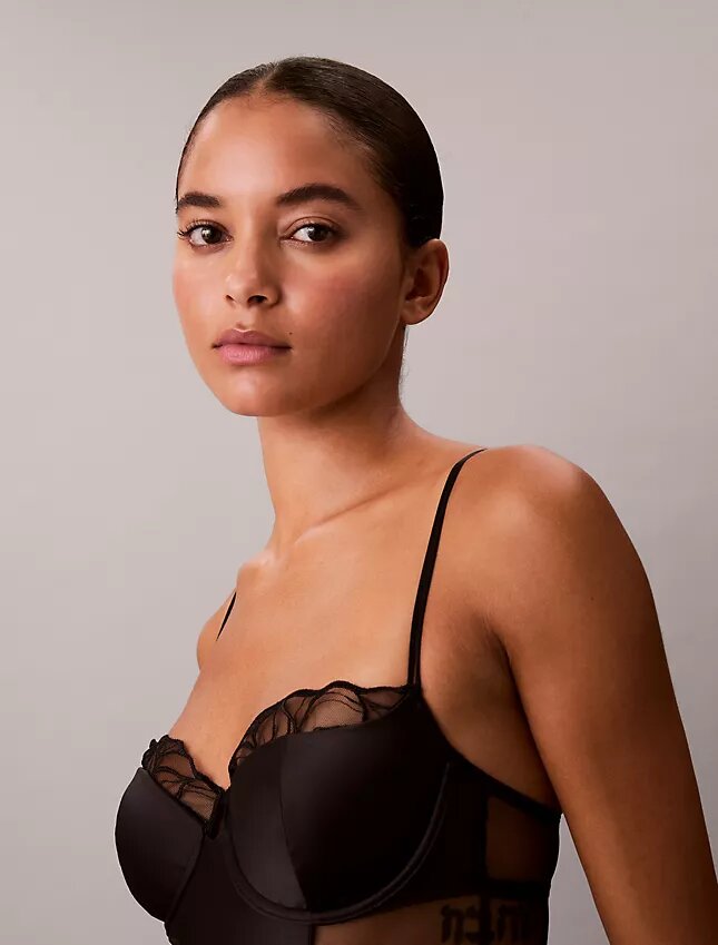 CK Black Bodys aus floraler Spitze CK Black Bodys aus floraler Spitze