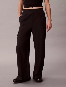 Commuter-Cargo-Hose mit weitem Bein