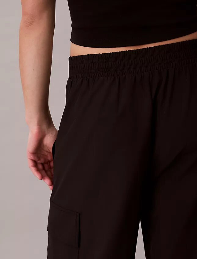 Commuter-Cargo-Hose mit weitem Bein Commuter-Cargo-Hose mit weitem Bein