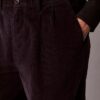 Cordhose mit Falten und weitem Bein Cordhose mit Falten und weitem Bein