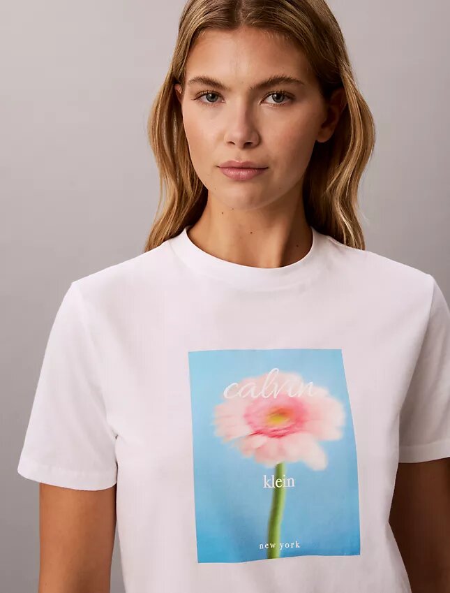 Daisy-Grafik Klassisches T-Shirt Daisy-Grafik Klassisches T-Shirt