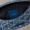Denim-Gürteltasche mit durchgehendem Emblem-Logo Denim-Gürteltasche mit durchgehendem Emblem-Logo