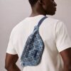 Denim-Gürteltasche mit durchgehendem Emblem-Logo Denim-Gürteltasche mit durchgehendem Emblem-Logo