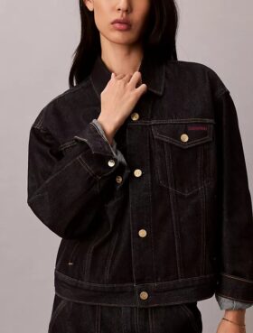 Denim-Truckerjacke zum Mondneujahr