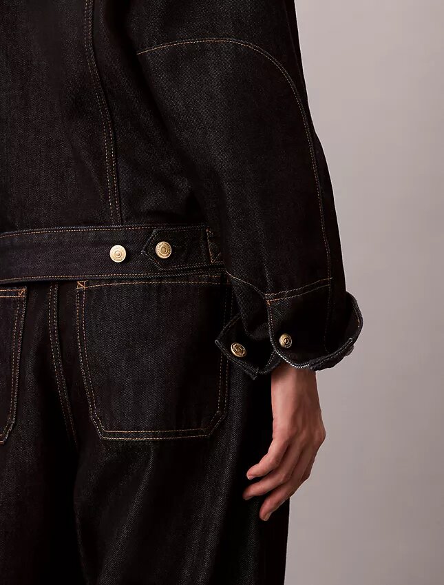 Denim-Truckerjacke zum Mondneujahr Denim-Truckerjacke zum Mondneujahr