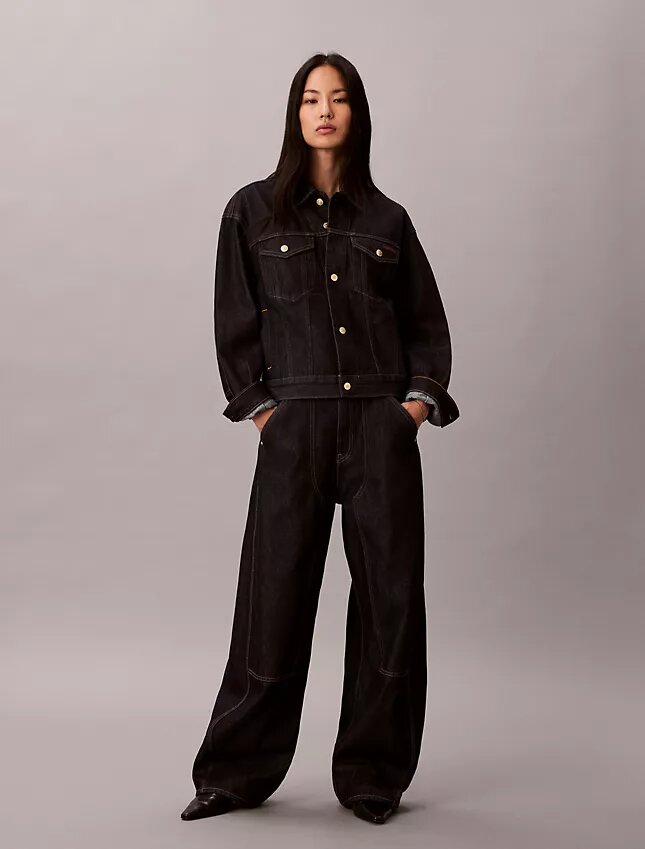 Denim-Truckerjacke zum Mondneujahr Denim-Truckerjacke zum Mondneujahr