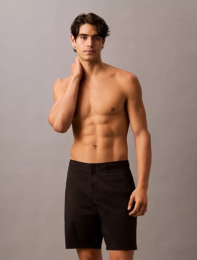 Einfarbige 7″-Badeshorts Einfarbige 7″-Badeshorts