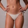 Einfarbiges Bikini-Unterteil mit seitlichen Bändern Einfarbiges Bikini-Unterteil mit seitlichen Bändern