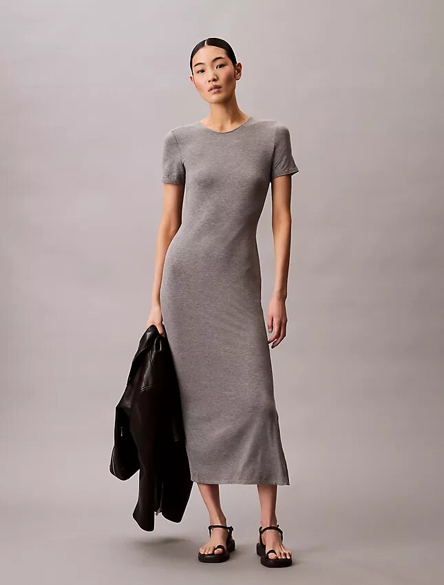 Einfarbiges, schmales Midi-Kleid aus Stretch Einfarbiges, schmales Midi-Kleid aus Stretch