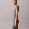 Einfarbiges, schmales Midi-Kleid aus Stretch Einfarbiges, schmales Midi-Kleid aus Stretch