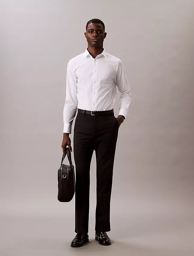 Elegantes, schmales Stretch-Hemd mit Knopfleiste Elegantes, schmales Stretch-Hemd mit Knopfleiste