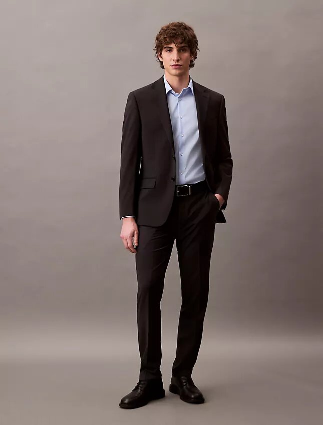 Elegantes, schmales Stretch-Hemd mit Knopfleiste Elegantes, schmales Stretch-Hemd mit Knopfleiste
