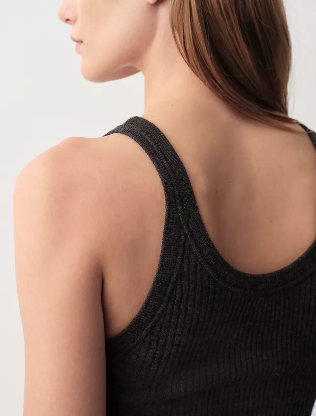 Ella-Oberteil mit Rippmuster Ella-Oberteil mit Rippmuster