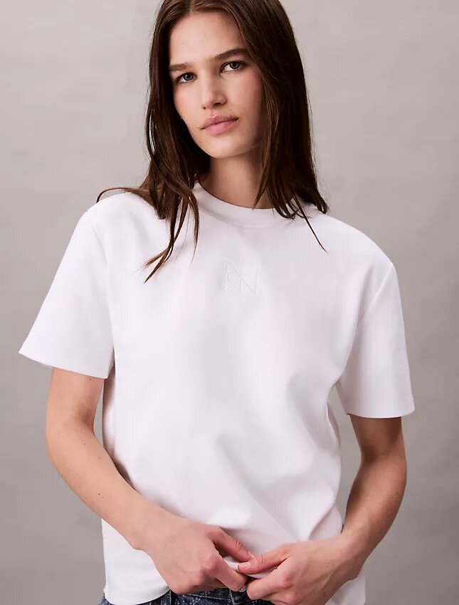 Emblem-Logo-Grafik Klassisches T-Shirt Emblem-Logo-Grafik Klassisches T-Shirt