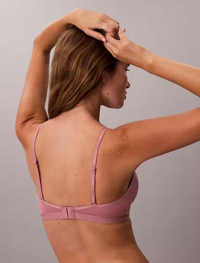 Form to Body Leicht gefütterter Triangel-Bralette Form to Body Leicht gefütterter Triangel-Bralette
