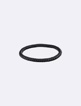 Gebogenes Perlenarmband
