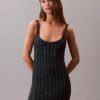 Gehäkeltes Minikleid mit Perlenverzierung Gehäkeltes Minikleid mit Perlenverzierung