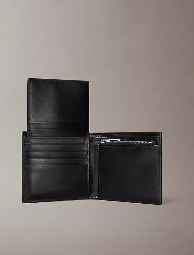 Geldbörse mit geprägten Logos und Kartenfächern Geldbörse mit geprägten Logos und Kartenfächern